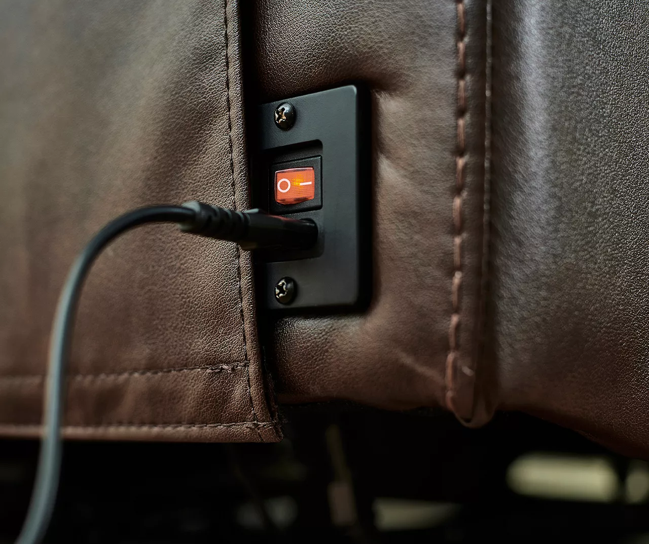 Wellsley Leather Power Reclining Console Loveseat 9 Wellsley Leather Power Reclining Console Loveseat - Image 9