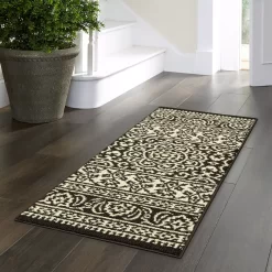 Broyhill Black & White Ornate Fascination Accent Rug -Broyhill 810557659 11