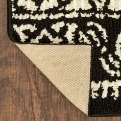 Broyhill Black & White Ornate Fascination Accent Rug -Broyhill 810557660 1
